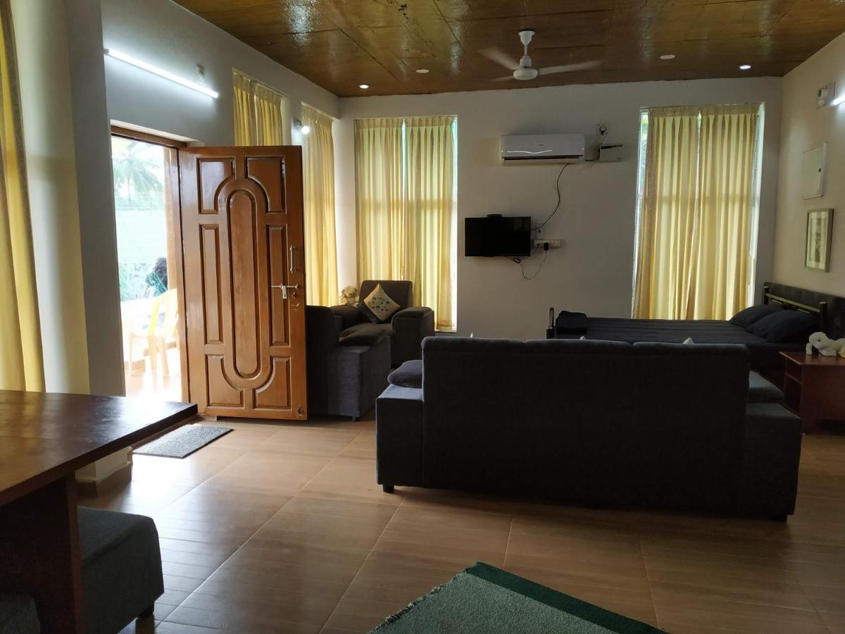 Waves Beach House Pondicherry Exterior foto