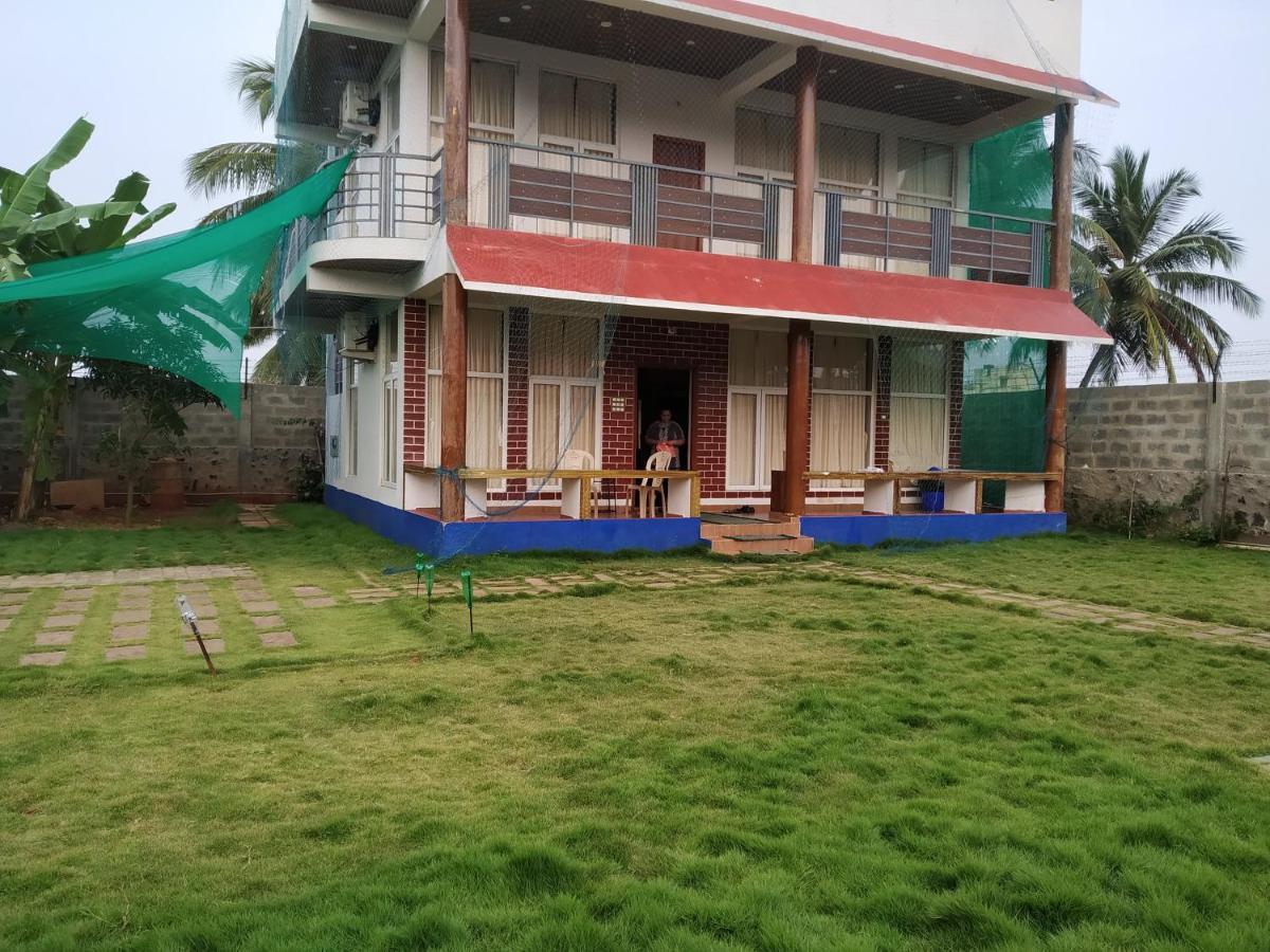 Waves Beach House Pondicherry Exterior foto